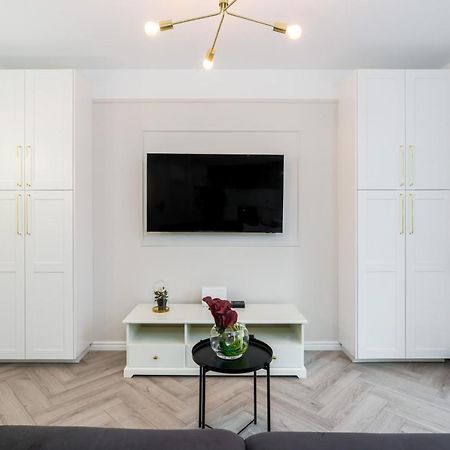 Modern Studio Apartments Poznan City Center By Noclegi Renters Luaran gambar