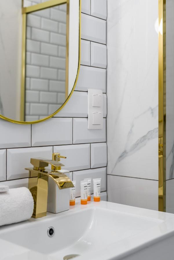 Modern Studio Apartments Poznan City Center By Noclegi Renters Luaran gambar